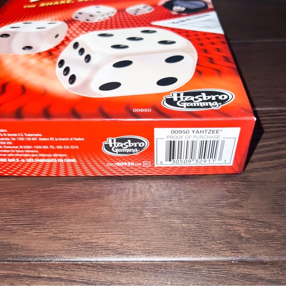 Yahtzee Classic Game by Hasbro - Picture 8 of 9